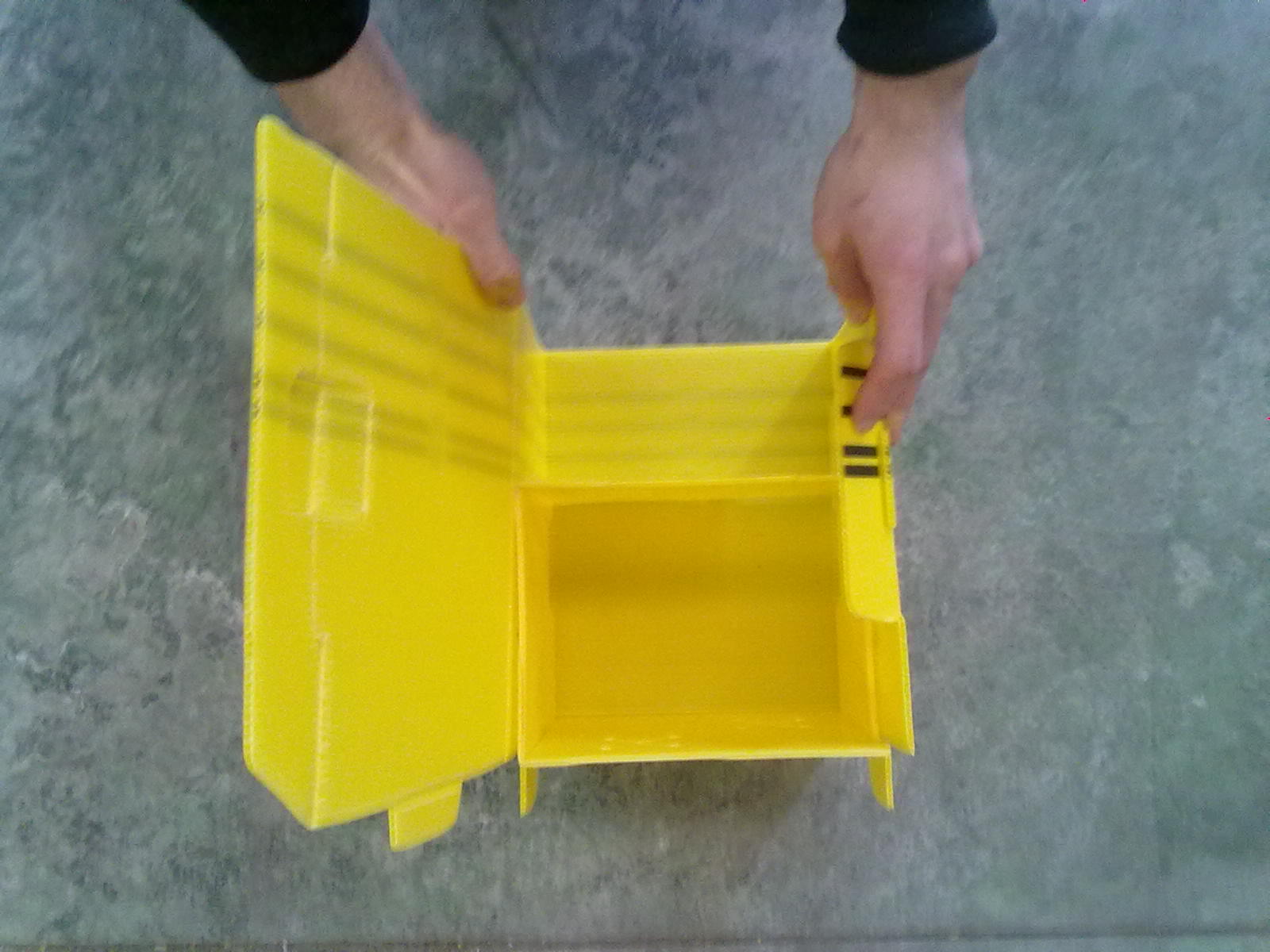 Toffobox montage: 2 rabattre les côtés